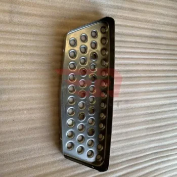 Factory Price HOWO Sitrak Footboard Step II 810W61510-0273 for Truck Cabin